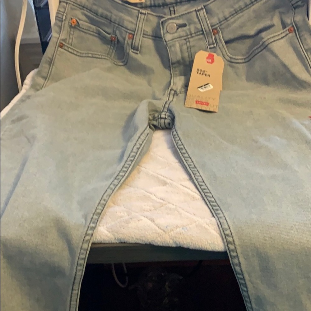 Men’s 502 Levi jeans taper fit 32 x 32 NWT